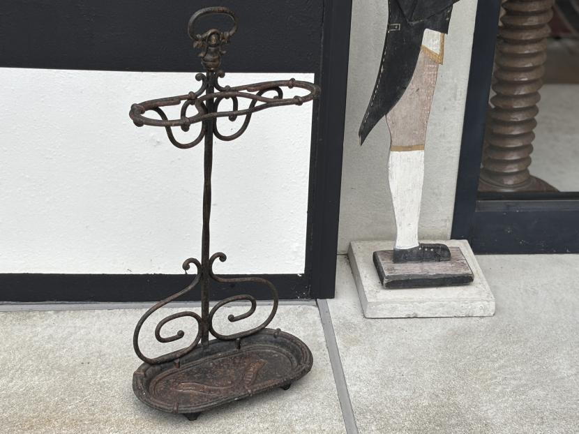 フランスアンティーク　A LA MENAGÈRE　キャストアイアン アンブレラスタンド