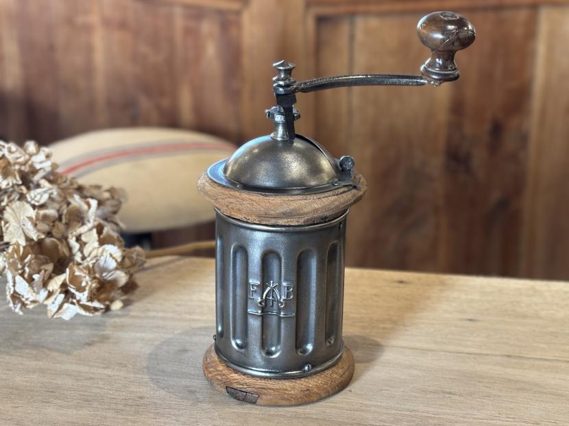 イタリアTreSpade　アンティークコーヒーミル