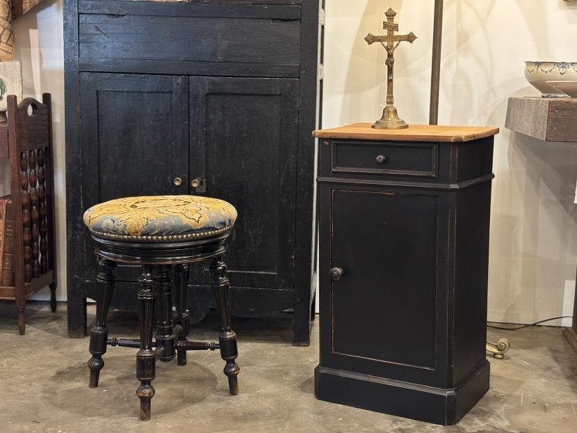 フランスアンティーク　ブラックナイトテーブル