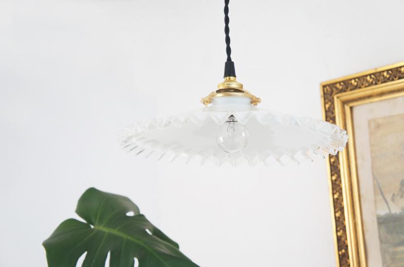 フランスアンティーク　フリルガラスペンダントランプ