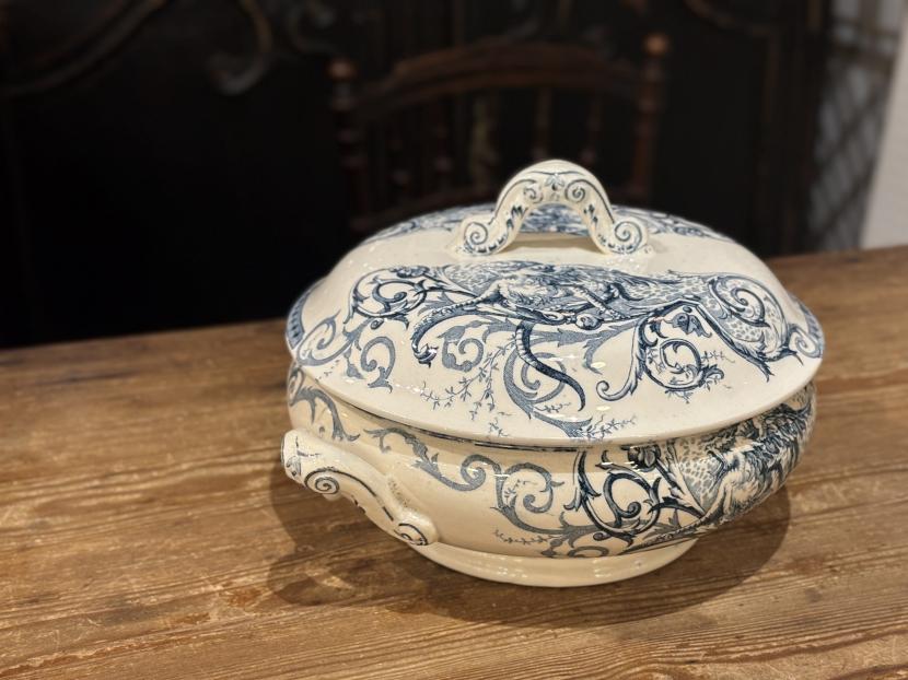 フランスアンティークLUNEVILLE窯　グリフォンスーピエール