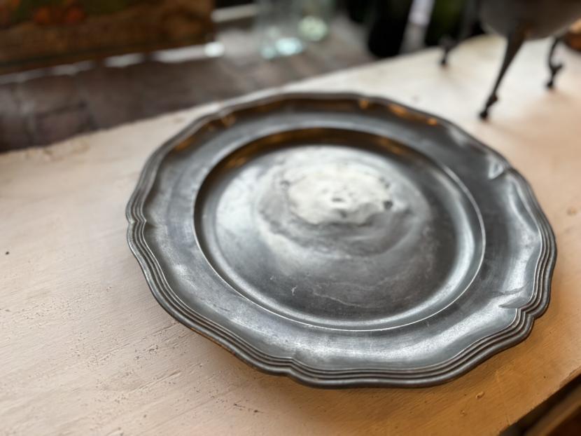 フランスアンティーク ピューター製 花リムプレート