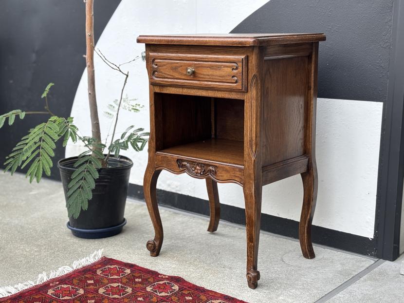 フランスアンティーク　オークナイトテーブル