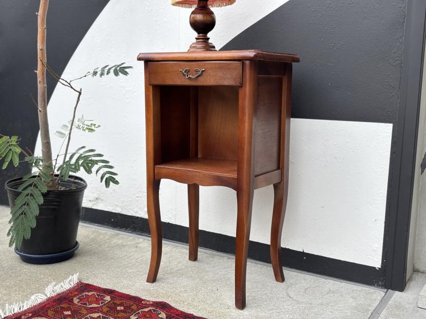 フランスアンティーク　ナイトテーブル B