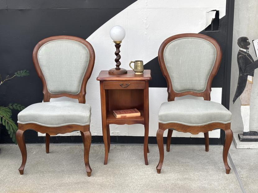 フランスアンティーク　バルーンバックチェア B