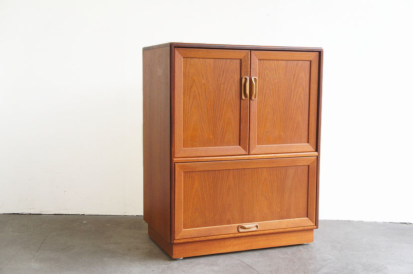 イギリスヴィンテージ　GPLAN ジープランTVキャビネット